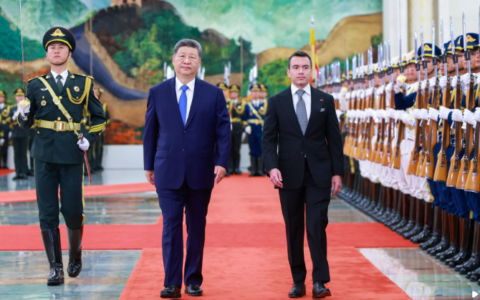 习近平同厄瓜多尔总统诺沃亚举行会谈